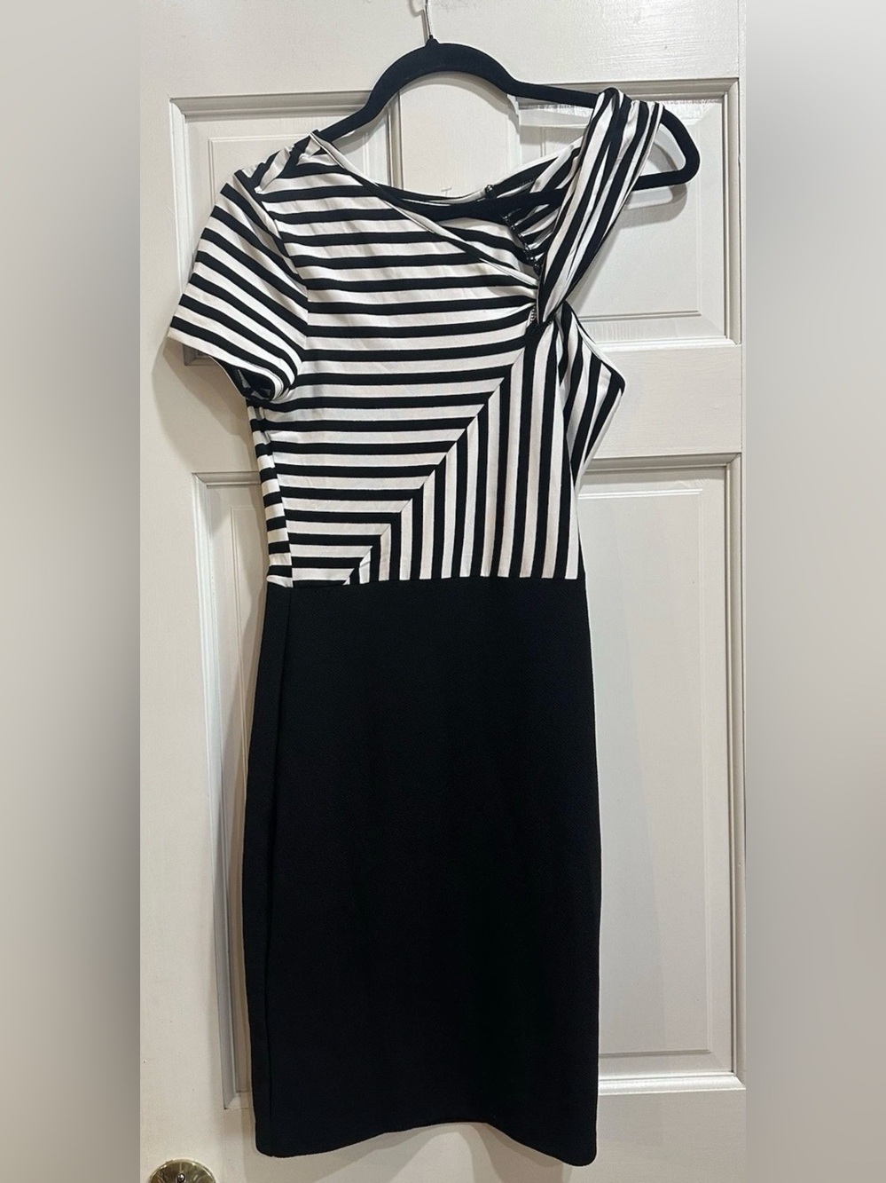 Emery Rose Striped Dress Black/White One Shoulder Size Small